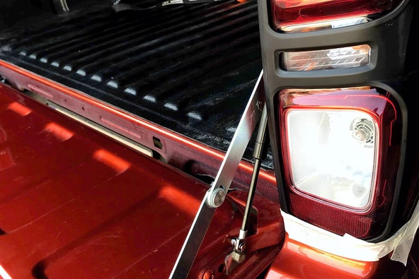 Isuzu D-Max Bagaj Kapağı Amortisörü 2 Parça 2012-2019 Arası - 2