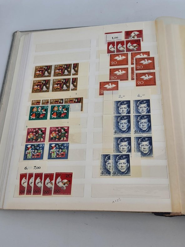Almanya Pul Koleksiyonu Albümü Damgasız 770 Adet - Yabancı Pul 040 - Resim 11
