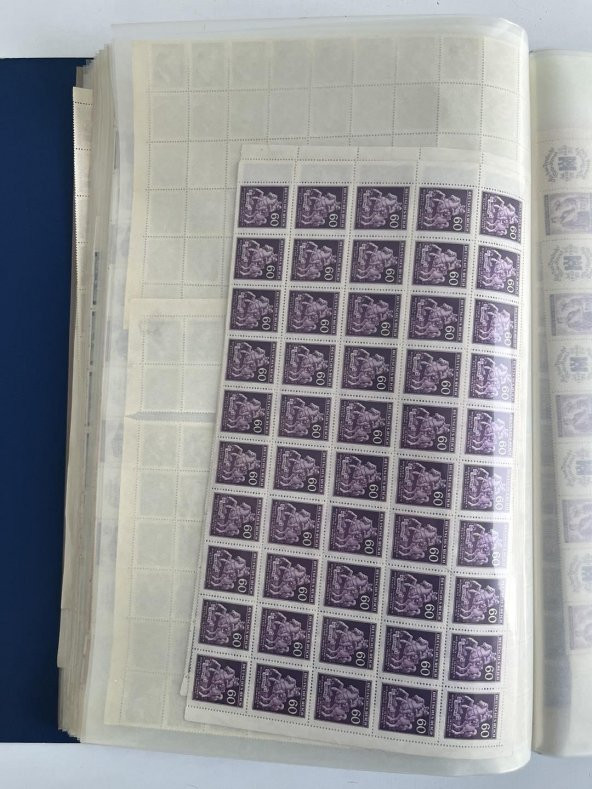 Böhmen und Mähren Almanya Pul Koleksiyonu Albümü Damgasız 5680 Adet - Yabancı Pul 051 - Resim 10