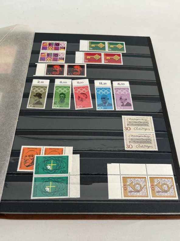 Almanya Pul Koleksiyonu Albümü Damgasız 530 Adet - Yabancı Pul 034 - Resim 4