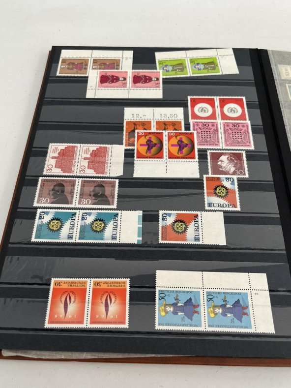 Almanya Pul Koleksiyonu Albümü Damgasız 530 Adet - Yabancı Pul 034 - Resim 6