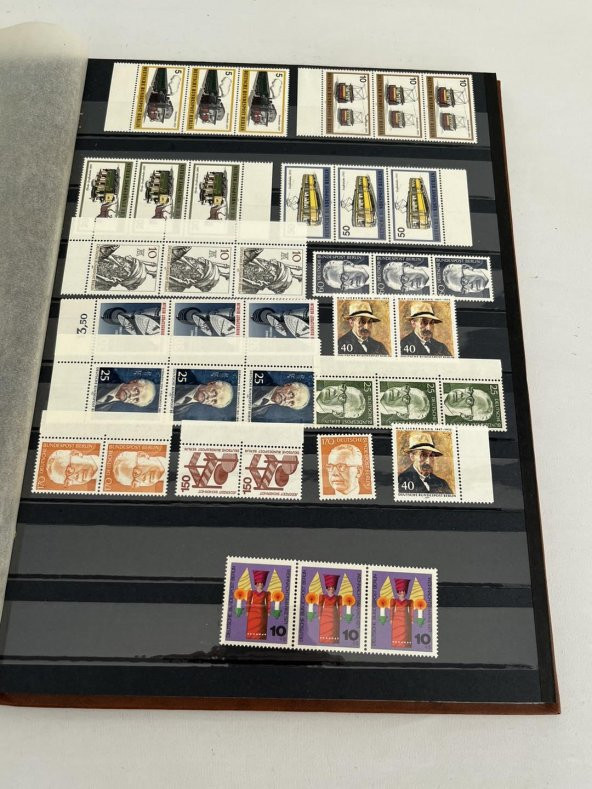 Almanya Pul Koleksiyonu Albümü Damgasız 530 Adet - Yabancı Pul 034 - Resim 11