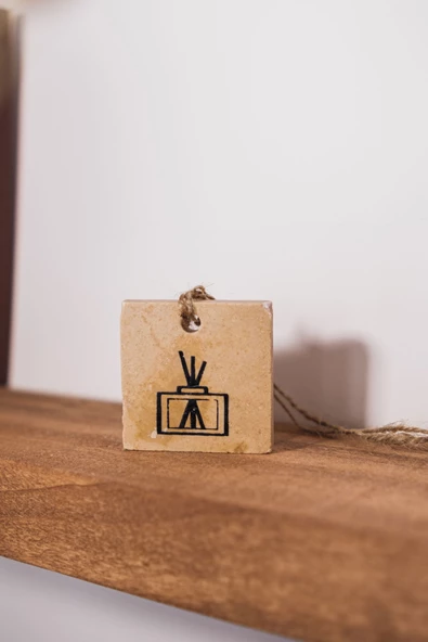 Louis Marie  | Doğal Taş | Traverten | Askılı | %100 Organik | 6 Ay Kalıcı | Oda Kokusu - 4