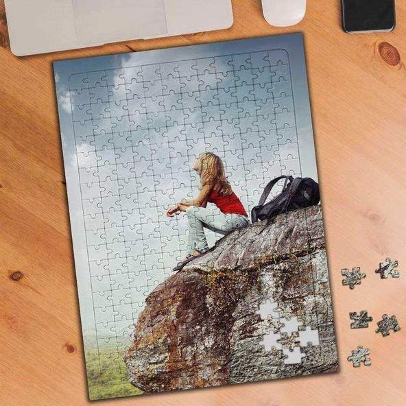 Dağ Tepesinde Manzara İzlemek 240 Parça Puzzle Yapboz-024924