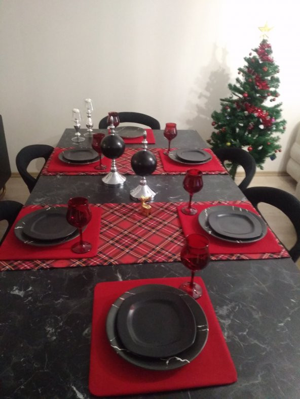 Ayşemce yılbaşı Amerikan servis takım 6 kırmızı kare supla,2 adet ekose desenli runner - 3