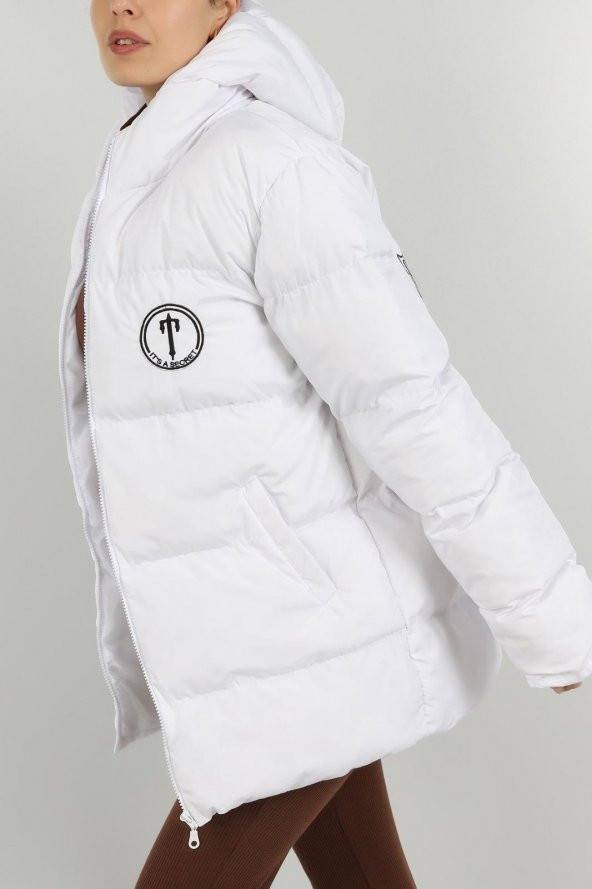 Trapstar Sırt ve Ön Nakış İşlemeli Paraşüt Polyester İç Elyaf Oversize Mont - 4