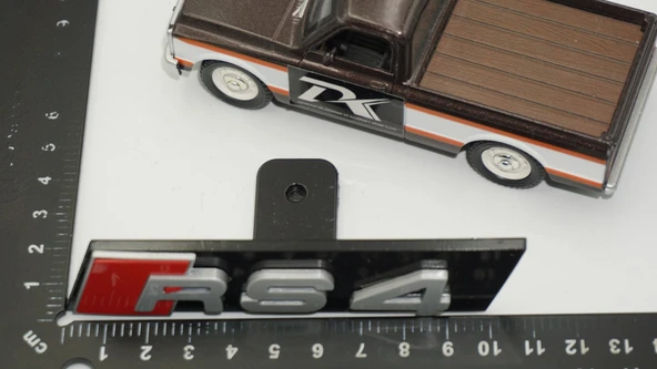 DK Tuning RS4 Gri Kırmızı Ön Panjur Logo Arma Audi İle Uyumlu - Resim 2