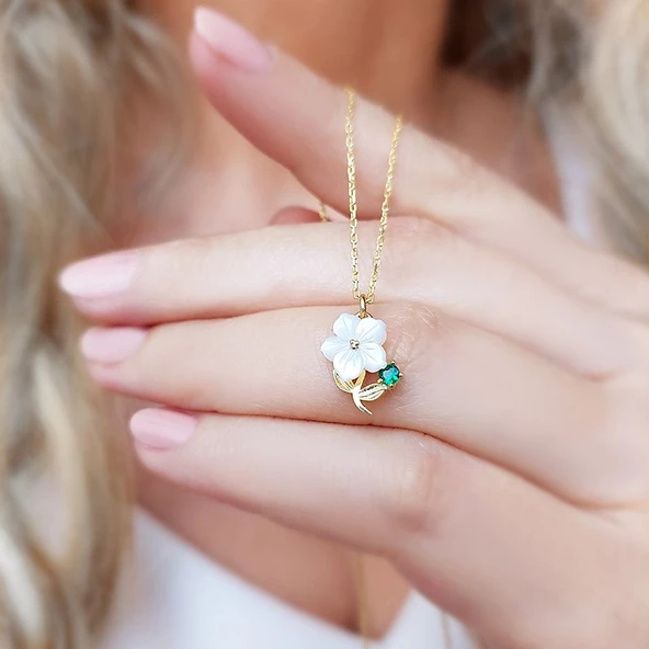 Vaoov 925 Ayar Gümüş Yeşil Taşlı Çiçekli Bayan Kolye ürün görseli