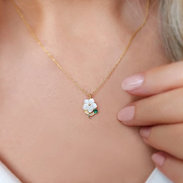 Vaoov 925 Ayar Gümüş Yeşil Taşlı Çiçekli Bayan Kolye - Resim 3