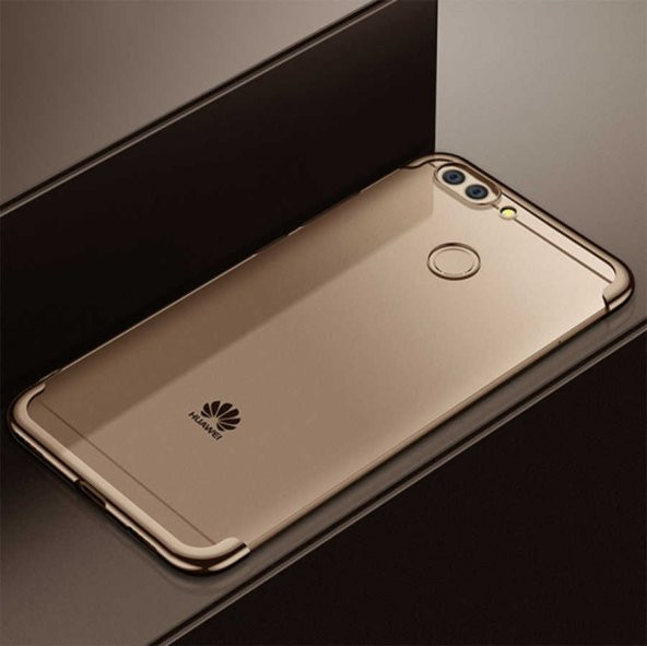 Huawei P Smart Kılıf Dört Köşeli Lazer Silikon Kapak - Gold