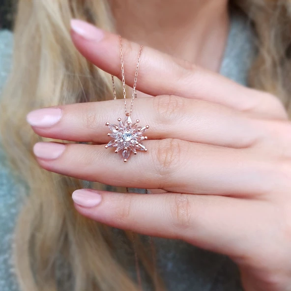 Vaoov 925 Ayar Gümüş Beyaz Taşlı Lotus Kolye - Resim 3