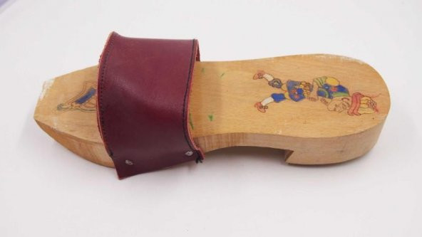 Sanat Taciri El Yapımı Karikatür Karagöz Hacıvat Nalin - Duvar SüsüTakunya - Ahşap Terlik no 2 ürün görseli