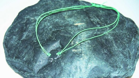 Sanat Taciri- Yeşil İpli Apple Elma Logolu El Yapımı Bileklik ürün görseli