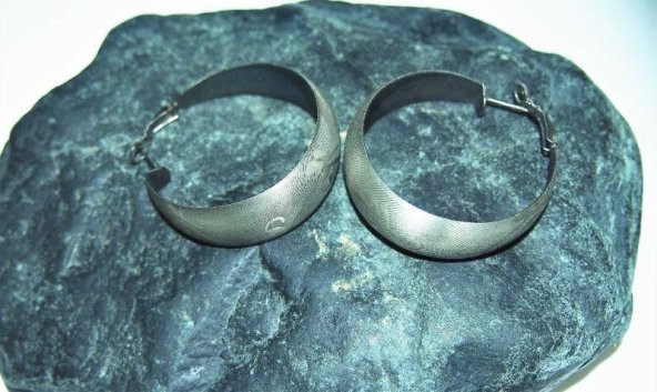 Sanat Taciri- Metal Yuvarlak Küpe