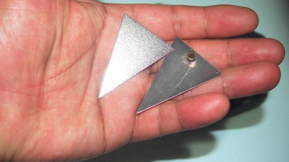 Sanat Taciri- Üçgen Metal Küpe - 2