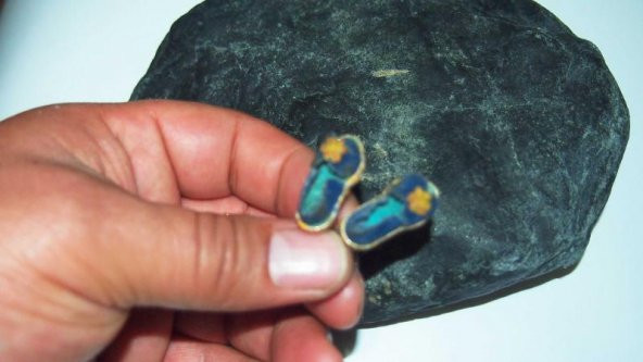 Sanat Taciri - Antika Sandalet Temalı Vidalı Küpe , Bez Küpe - 3