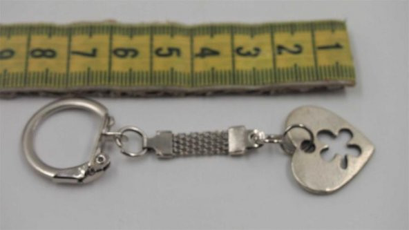 Sanat Taciri- Gümüş Renkte Çiçekli Kalpli Anahtarlık - Metal Anahtarlık - Resim 2