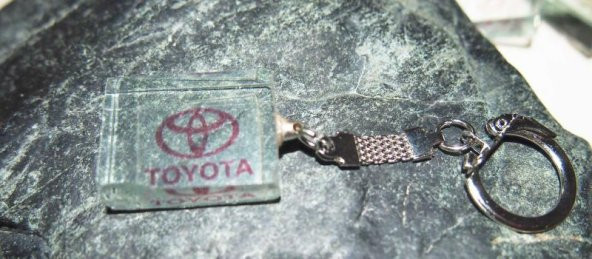 Sanat Taciri- Nadir Koleksiyonluk Toyota Cam Anahtarlık Eskilerden