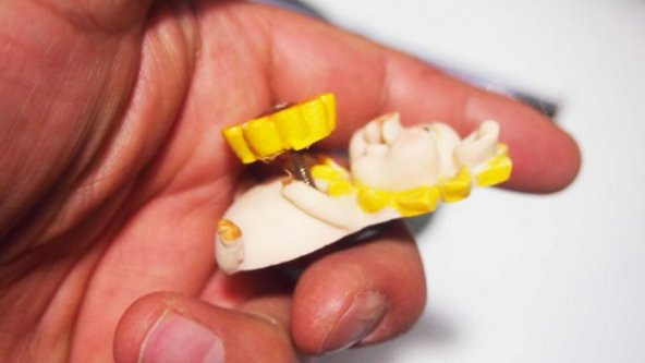 Sanat Taciri - Seramik Ayçiçeği Kolyeli Domuzcuk Magnet Koleksiyonluk no 2 - Resim 3