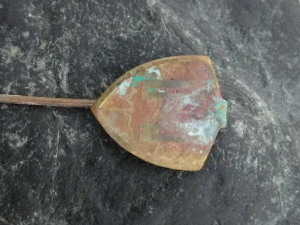 Antika Üzeri Silinmiş Rozet İş yeri Marka Yazılı Rozet Broş ürün görseli 1