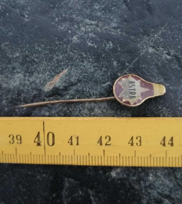 Antika Ampul Şeklinde Rozet Astra Yazılı Rozet İş yeri Marka Yazılı Rozet Broş - Resim 2