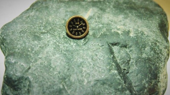 Sanat Taciri- Suıtmen Takım Elbise Metal Rozet - Yaka İğnesi - Broş - 2
