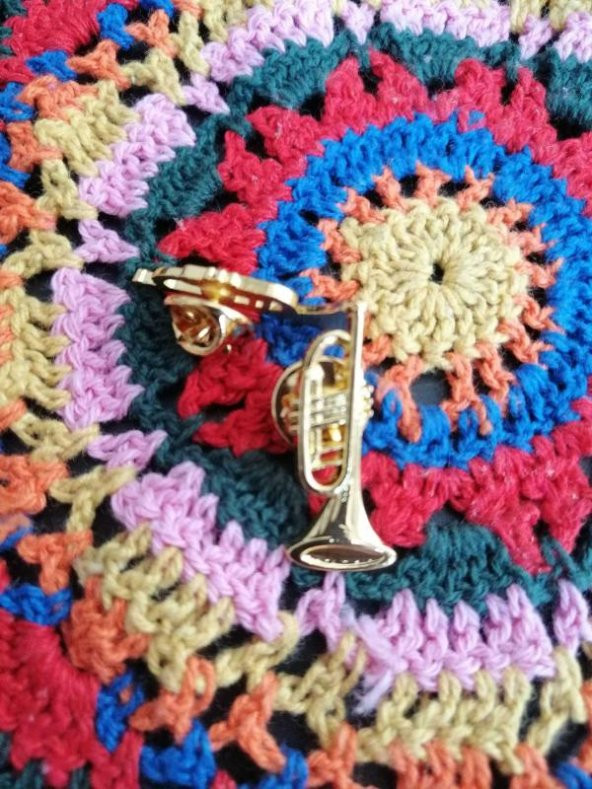 1 Adet Trompet Rozet Yaka İğnesi Aksesuar Çanta Süsü - 2