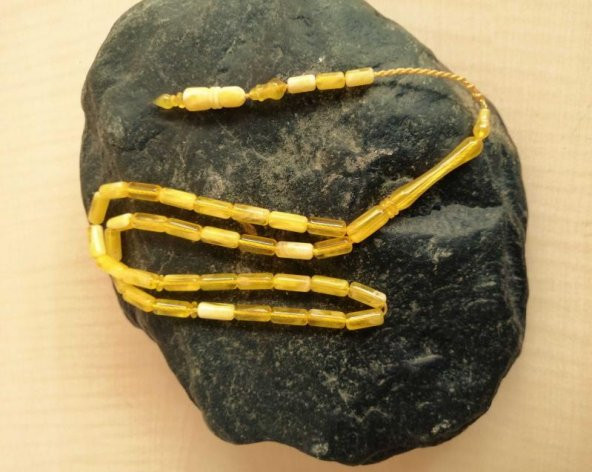 SIKMA KEHRİBAR TESBİH HEDİYE PAKETİNDE GÖNDERİLECEKTİR