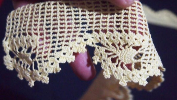 Sanat Taciri- Eskilerde El işi Dantel Havlu Kenarı - Otantik - Çeyizlik- Lot 20 - 2