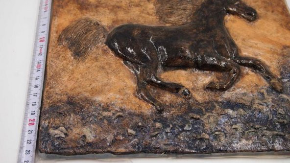 Sanat Taciri - El Yapımı Koşan At Biblo - Duvar Süsü  Seramik- Kabartmalı - 3