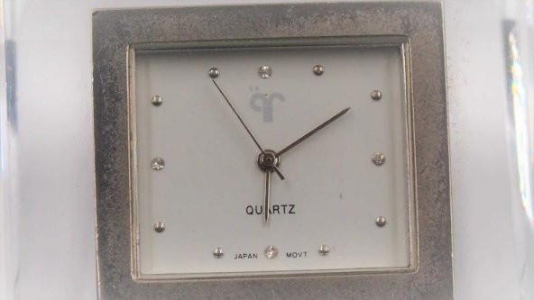 Sanat Taciri - Akbank Masa Saati - Çalışıyor - Dolgulu Cam Masa Süsü - Quartz Saat - 3