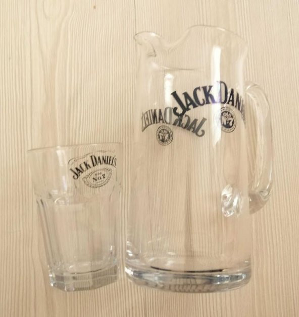ESKİLERDEN SIFIR JACK DANİELS VİSKİ BARDAĞI VE VİSKİ SÜRAHİSİ 1 BARDAK VE 1 SÜRAHİ