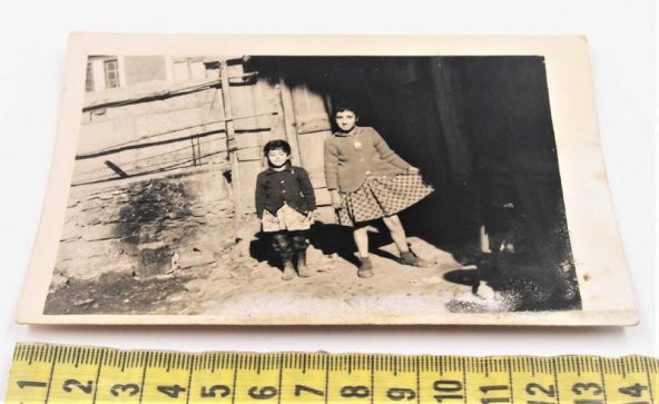 Eskilerden Siyah Beyaz Fotoğraf Köydeki Çocuklar