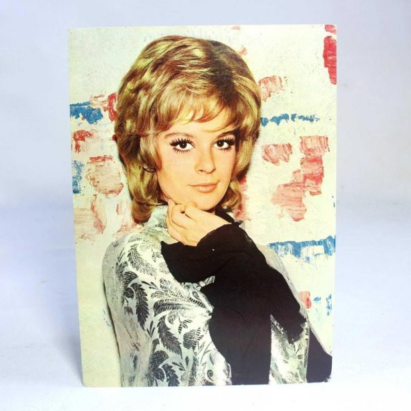 Hülya Koçyiğit Kartpostal - Büyük Boy - 24 cm X 17 cm