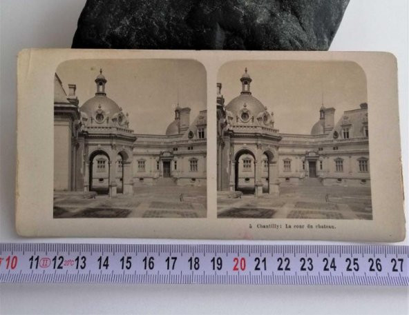 Chantilly , La Conr Du Chatean . Neue Photographische Gesellschaft NPG