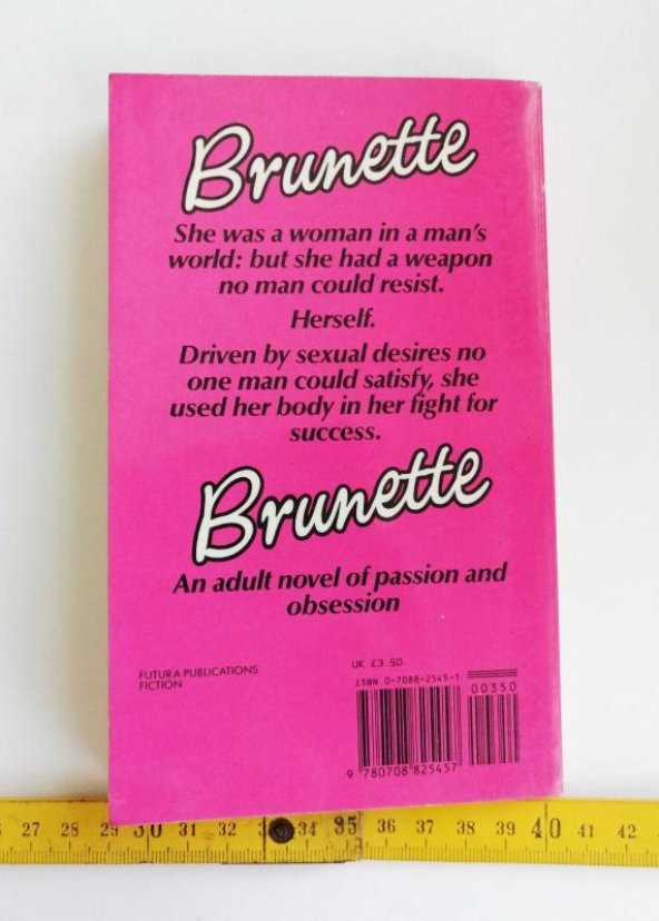 Sanat Taciri İngilizce Kitap Brunette Anonymous - 2