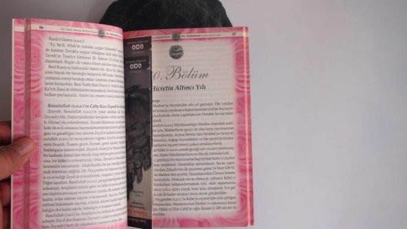 Hazreti Muhammed İki Cihan Güneşi Rahmet Elçisi Adlı Kitap - 2