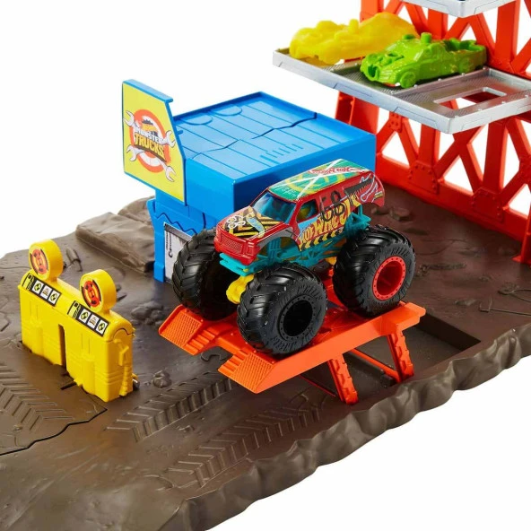 Hot Wheels Monster Trucks Patlama İstasyonu Oyun Seti  HFB12 - 5