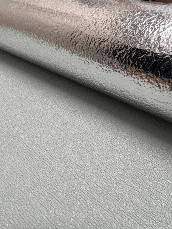 Renkli Duvarlar Kendinden Yapışkanlı Alüminyum Folyolu Isı Ses Yalıtımlı Duvar Kağıdı Paneli 50x280 Cm Su Yeşili