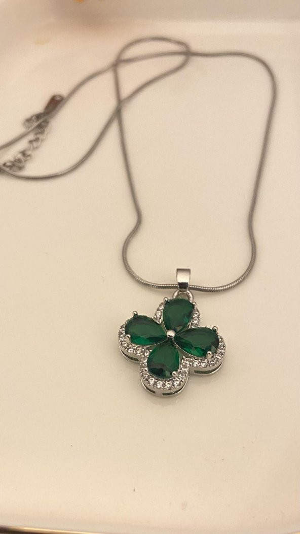 Aksesuar Çarşısı Yeşil Zirkon Taşlı Yonca  Kolye Silver