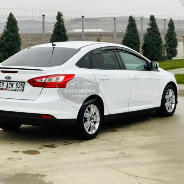 Ford Focus 3 - 3.5 Sedan 2011-2017 Uyumlu Mugen Cam Rüzgarlığı Seti Piano Black 4lü İthal - 3