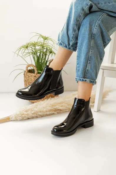 Kenar Lastik Detaylı Kısa Topuklu Chelsea Hafif Rahat Kışlık Klasik Kadın Bot  Bootie - 2