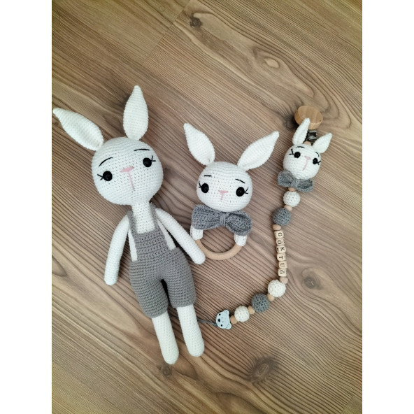 Amigurumi Erkek Tavşan Çıngırak seti İsme Özel Emzik Zinciri Yenidoğan Bebek hediyesi organik oyuncak