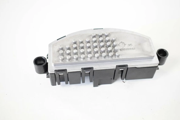 AUDI A3 -1.2-1.4-1.8-2.0 dci KALORİFER REZİSTANSI HELLUX 5Q0907521 ürün görseli