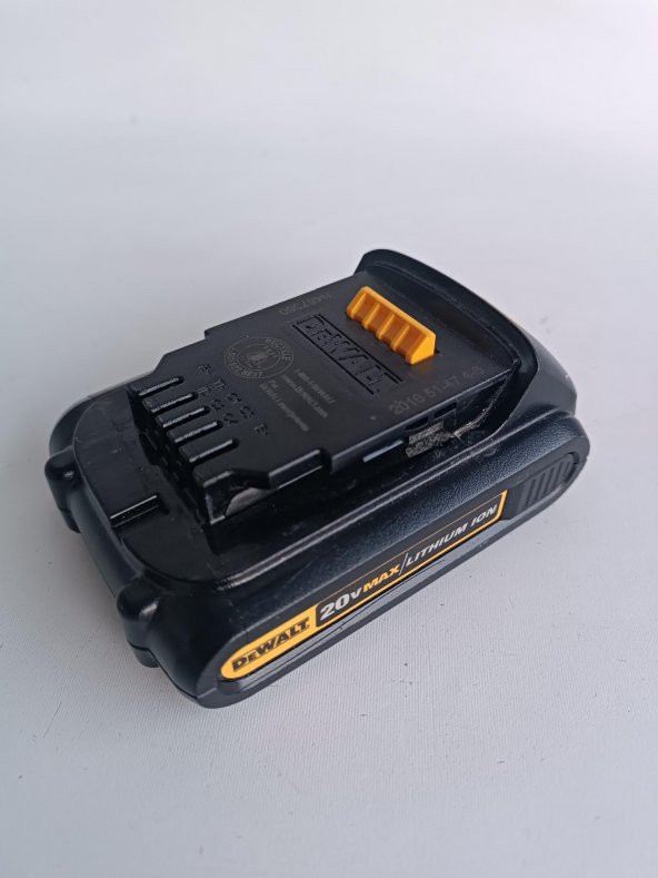 Dewalt 20V 1.5Ah Li-ion Akü DCB201 2.El - 2