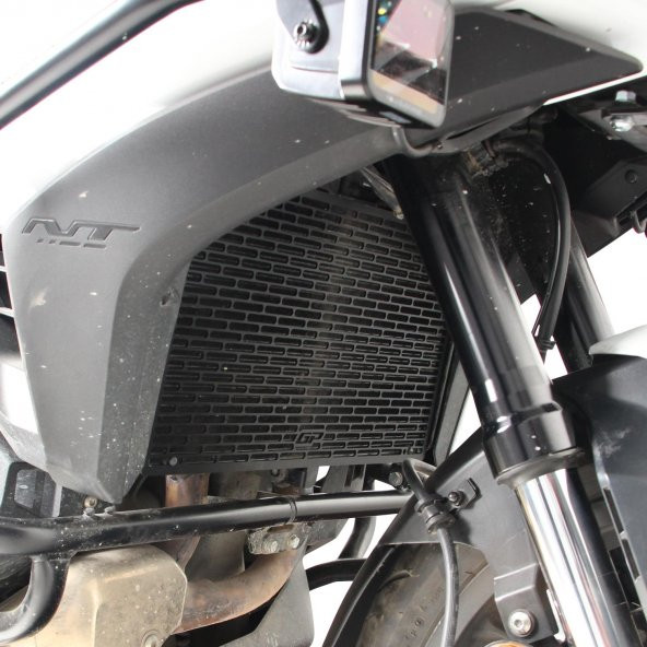GP Kompozit Honda NT 1100 2022-2023 Uyumlu Radyatör Koruma Siyah - 3