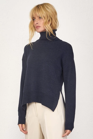 Dik Yakalı Kadın Triko Kazak - Lacivert - Resim 2