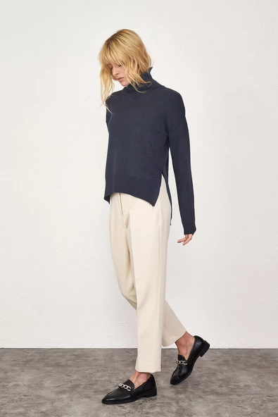 Dik Yakalı Kadın Triko Kazak - Lacivert ürün görseli