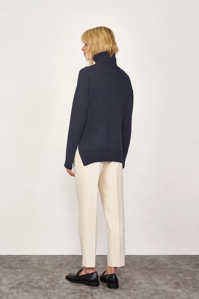 Dik Yakalı Kadın Triko Kazak - Lacivert - Resim 5