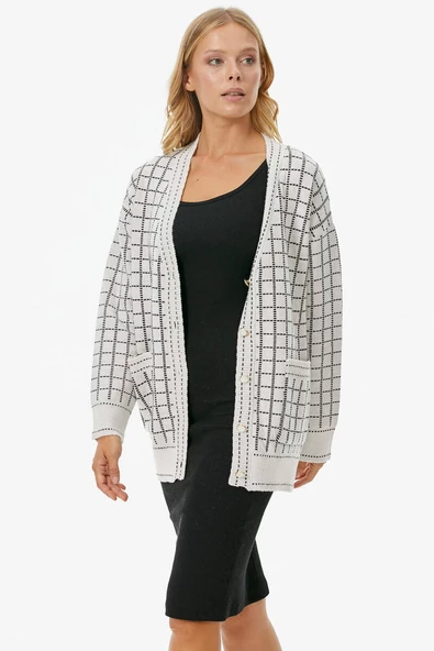 Kare Desenli Triko Hırka - Beyaz - Resim 3